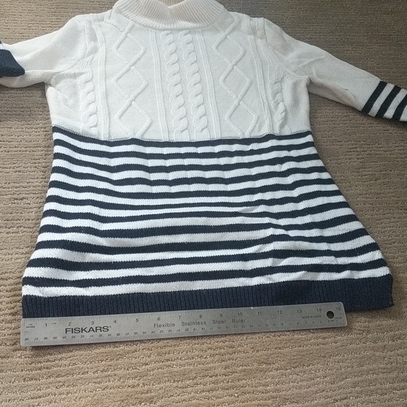 Navy & white cable knit turtleneck sweater - Picture 9 of 11